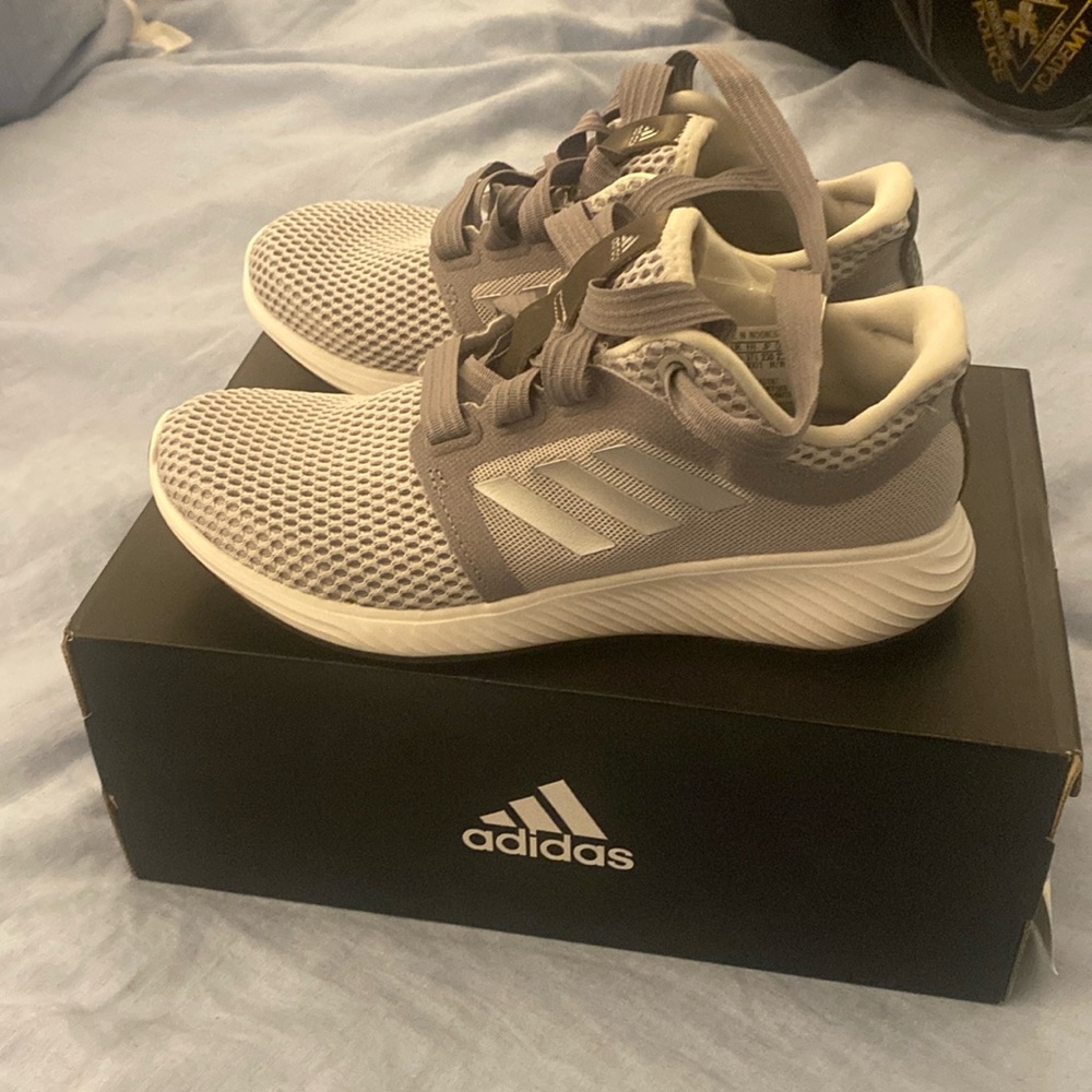 BMWT and box New Balance edge lux running sneaker